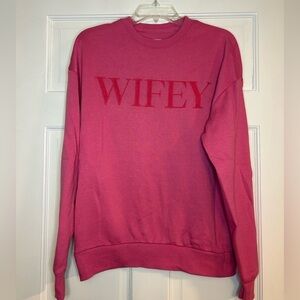 Wifey 1897 Women’s Active Embroidered Crew Neck